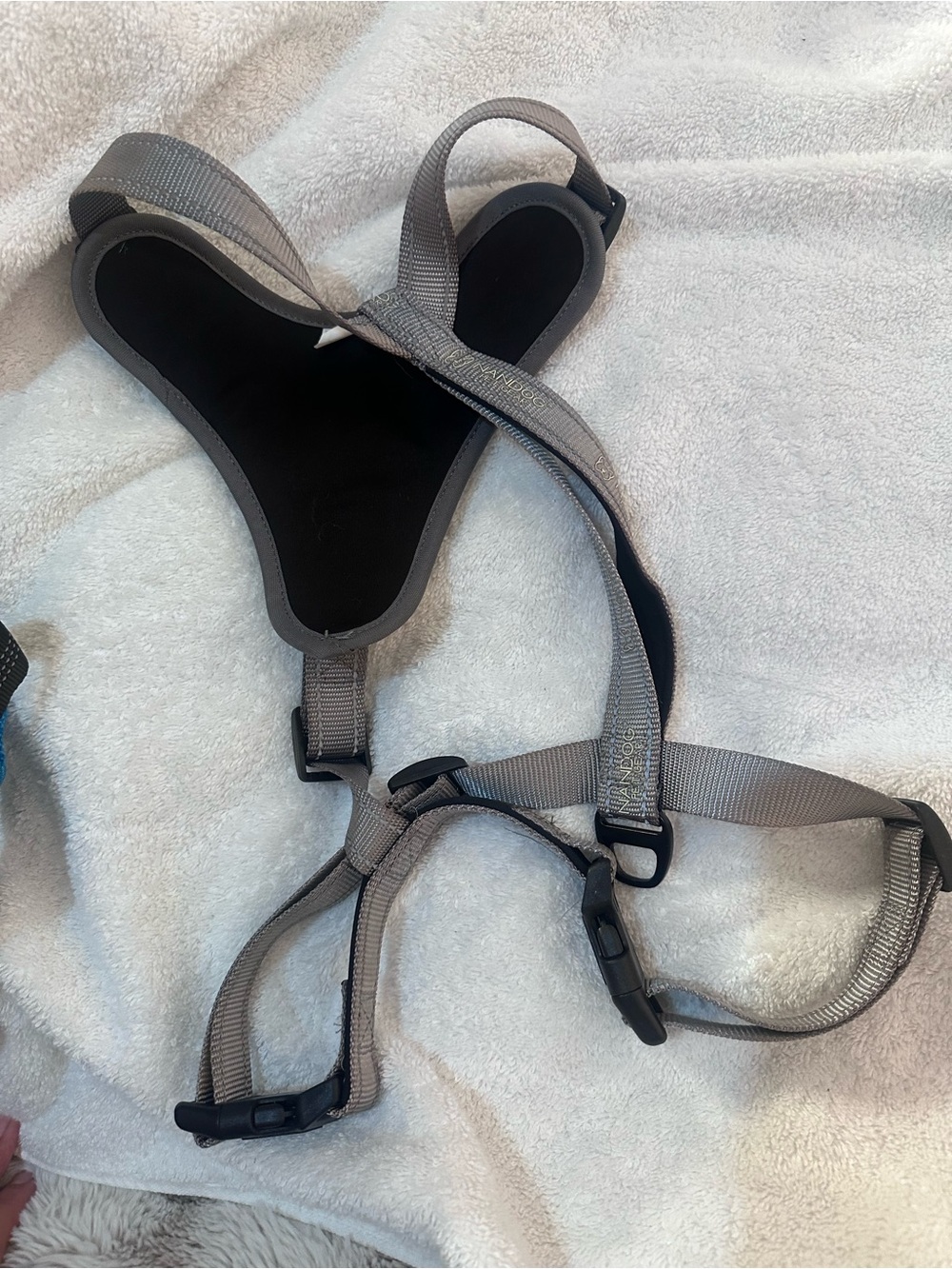 Adjustable Gray No-Pull Dog Harness with Subtle Logo Patch - Picture 3 of 3